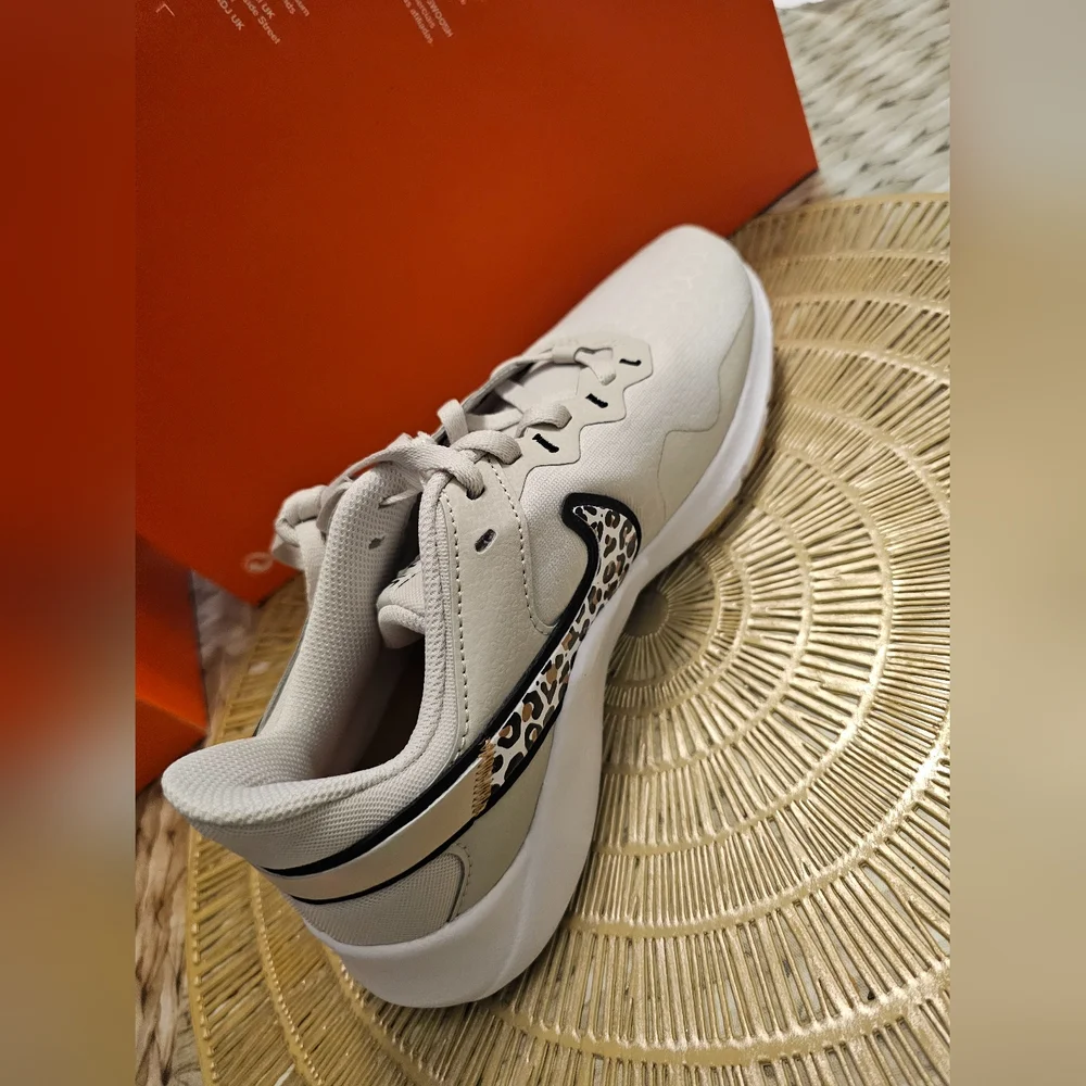 Nike Legend Essential Leopard Print Sneakers - Picture 4 of 9